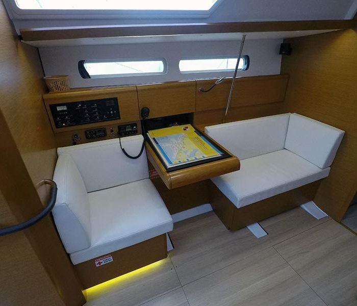 Elissa | Sun Odyssey 449 photo 10