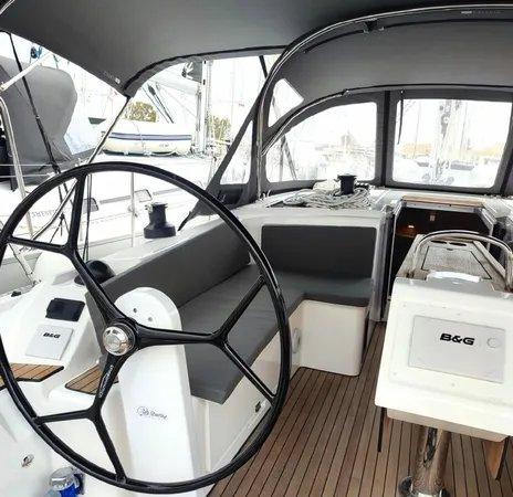 Oktana | Bavaria C42 photo 3