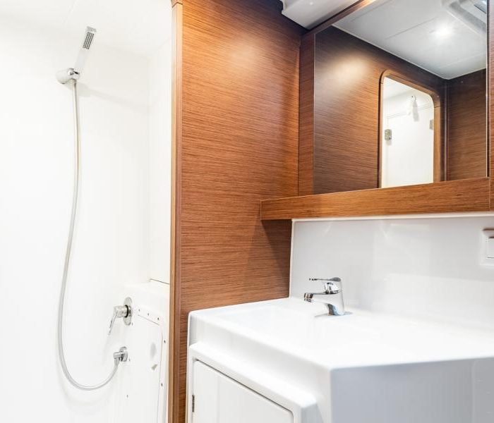 Beauty L A/C-GEN-WATER MAKER-SOLAR-ELEC.WC | Lagoon 42 photo 16