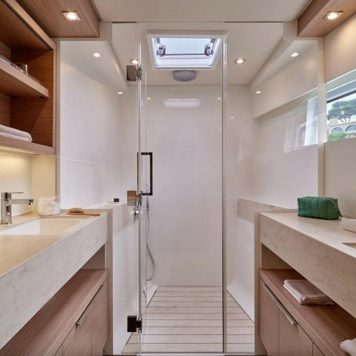 Premium | Lagoon 51 photo 11