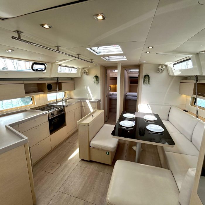 Capriccio (Refit 2025 - A/C - Generator - Electric Heads) | Oceanis 46.1 photo 9