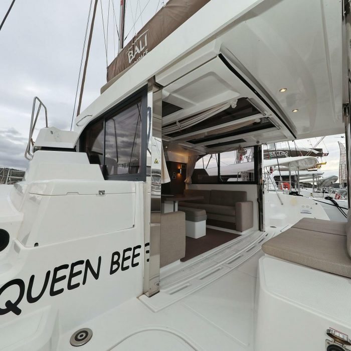 Queen Bee photo 7