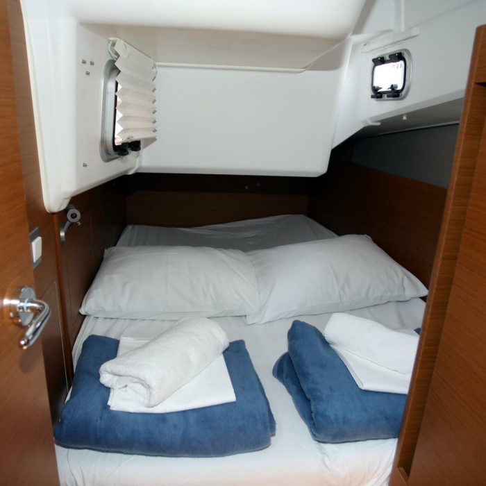 Deba | Sun Odyssey 410 photo 12