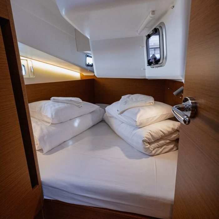 Purr | Sun Odyssey 410 photo 26