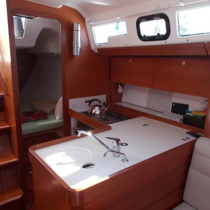 Moonsail | Dufour 350 Adventure photo 9