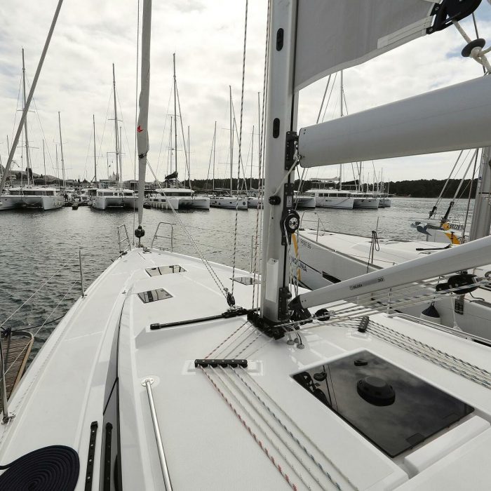 Levente | Bavaria C42 photo 3