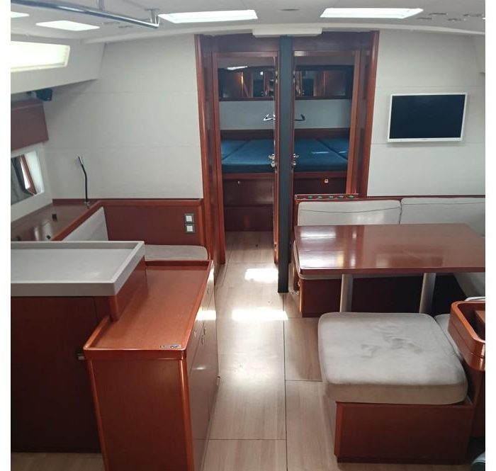 Explorer | Oceanis 55.1 photo 2