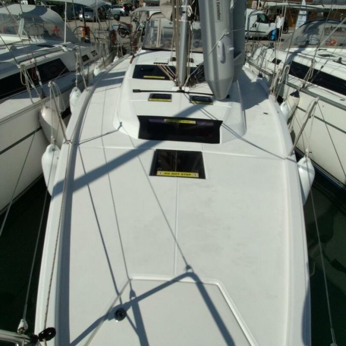 Triumph | Dufour 430 photo 3