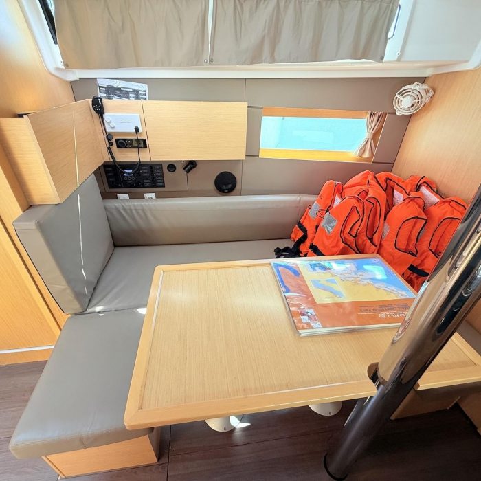 Foxy | Oceanis 38.1 photo 7