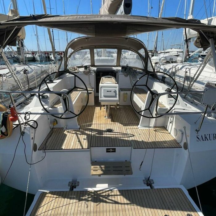 Sakura J | Bavaria C42 photo 1