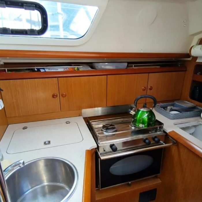 Jami 3 | Sun Odyssey 32i photo 9