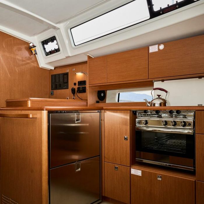 Smaragda | Bavaria C46 photo 6