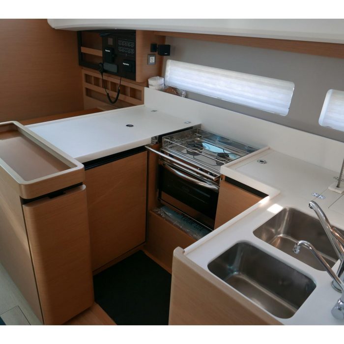 Frenetica | Sun Odyssey 440 photo 18