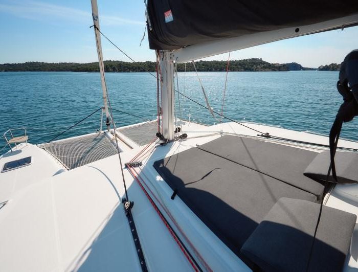 Zuzo 2 | Lagoon 450 photo 6