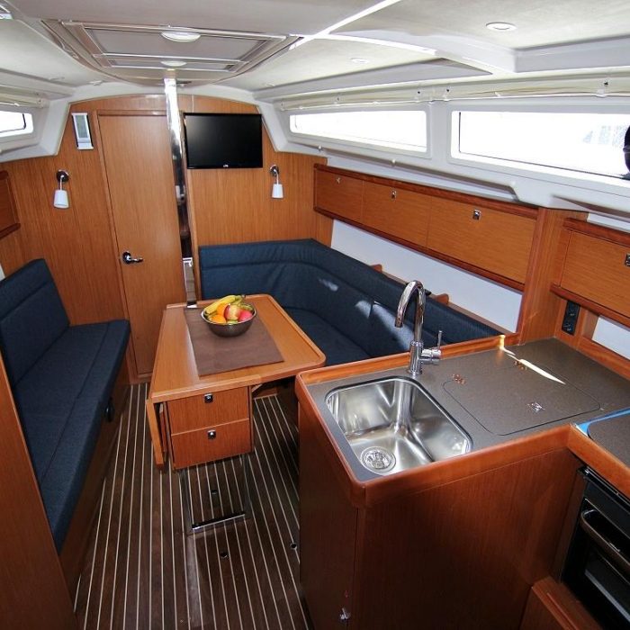 Bella | Bavaria Cruiser 34 photo 7