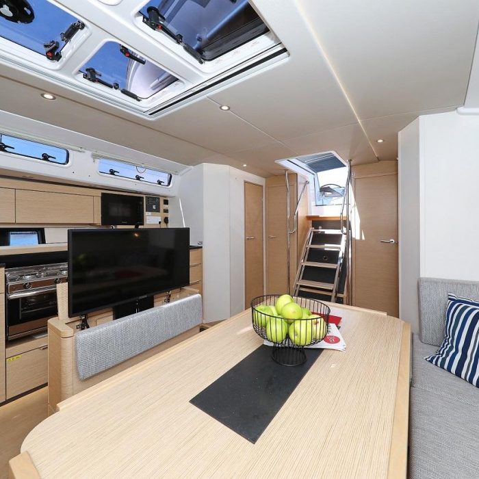 Miss Moneypenny - OW | Hanse 460 photo 14