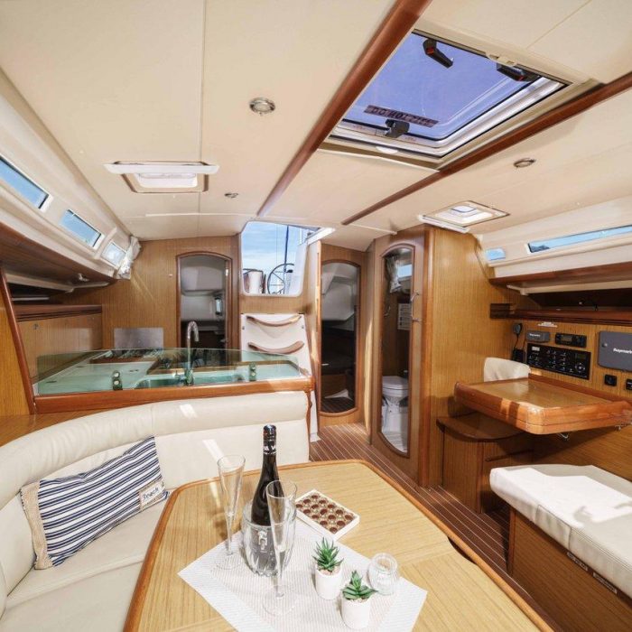 Ema | Sun Odyssey 42i photo 20