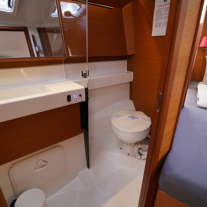Free Me | Sun Odyssey 410 photo 25