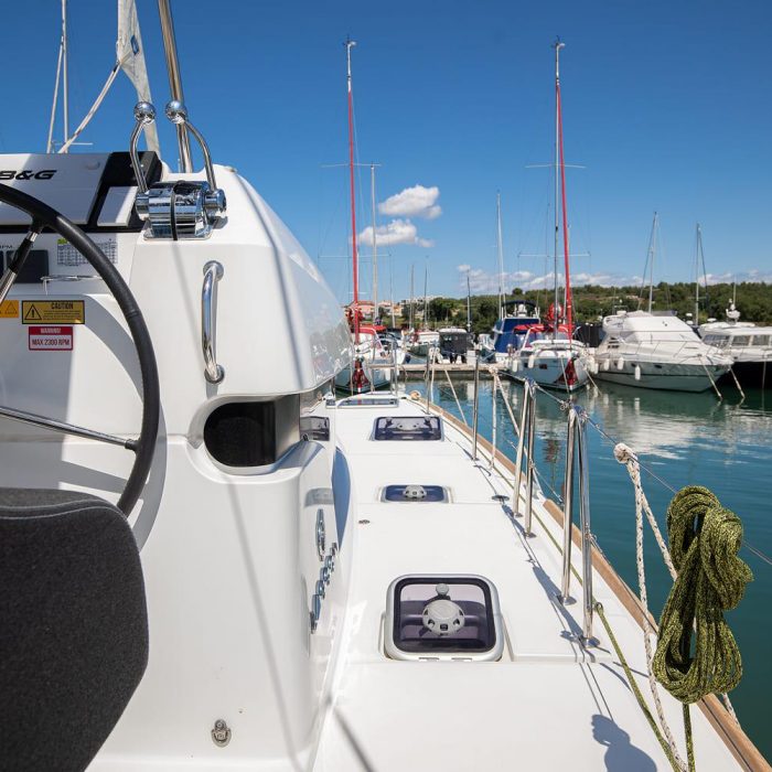 Yolo | Lagoon 40 photo 7