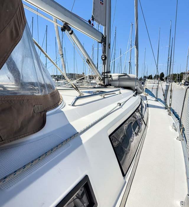 Astravi | Bavaria Cruiser 37 photo 3
