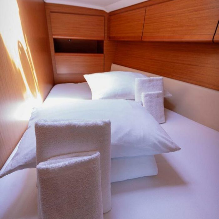 Ana B. | Sun Odyssey 49i photo 28