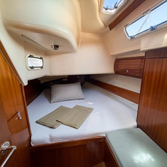 LADY LIBERTY | Bavaria 49 photo 26