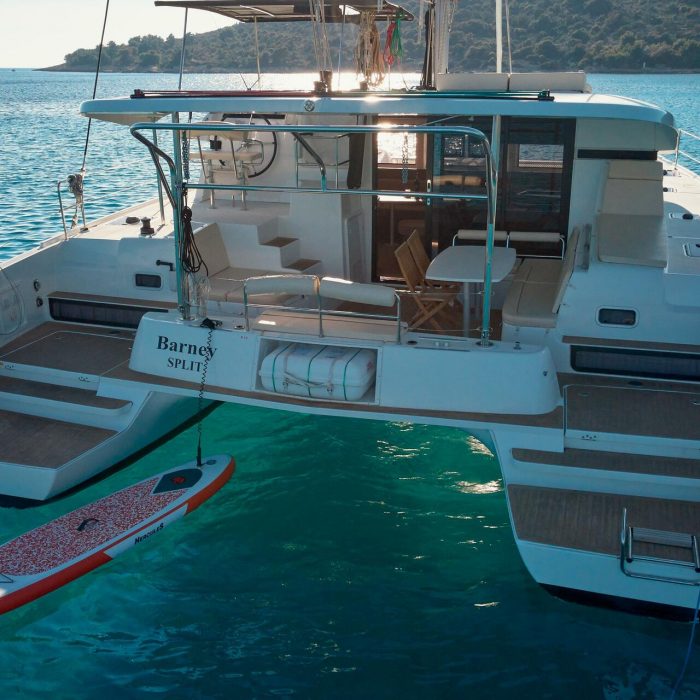 Barney | Lagoon 42 photo 7