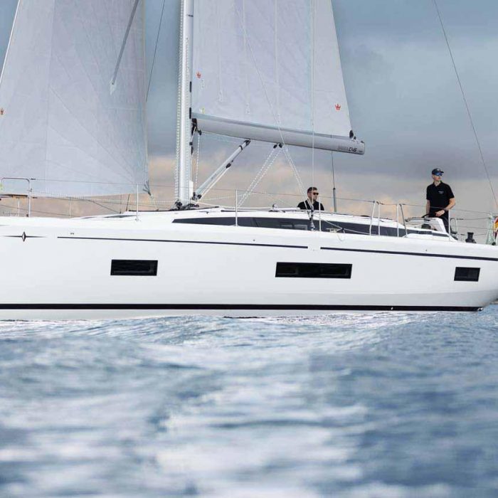 Moonlark | Bavaria C46 - 4 cab. photo 2
