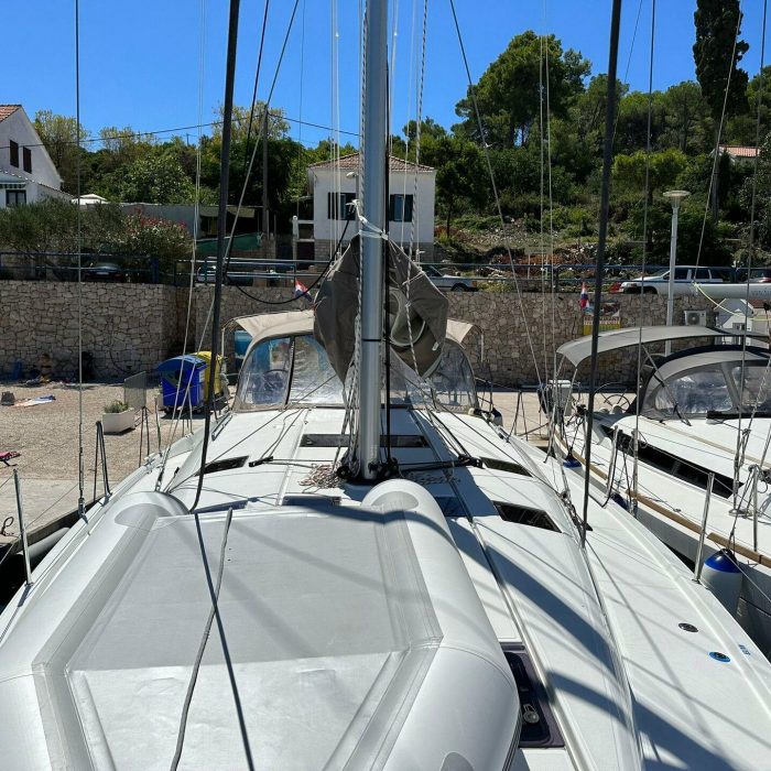 Izzy | Sun Odyssey 490 photo 9