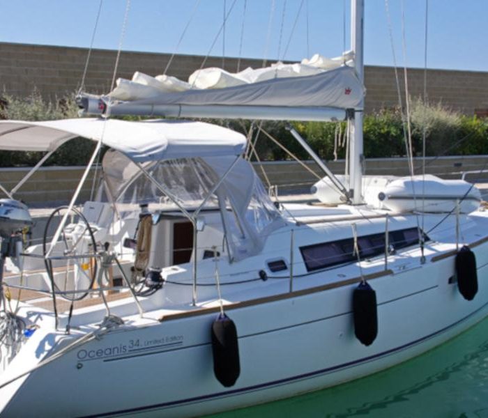 Rebecca | Oceanis 34 photo 1