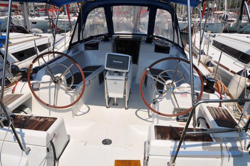 FourTwo | Sun Odyssey 409 photo 8