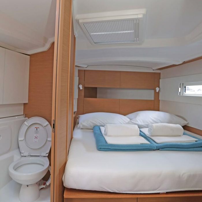 Nuria | Sun Odyssey 415 photo 8