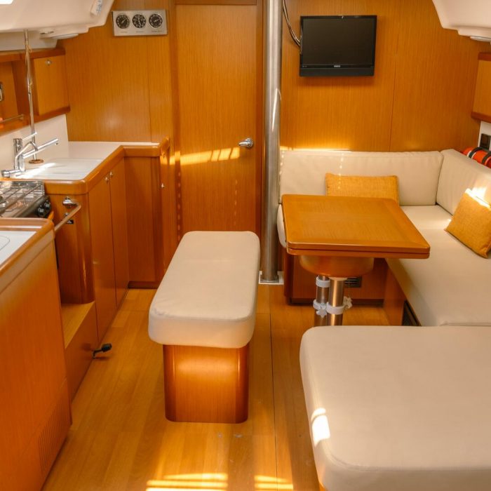 Premium | Oceanis 40 photo 18