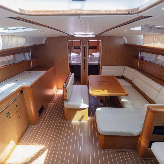 Ana B | Sun Odyssey 49i photo 5