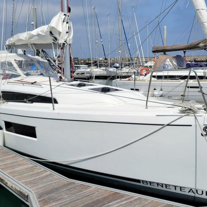 Mojito | Oceanis 30.1 photo 2