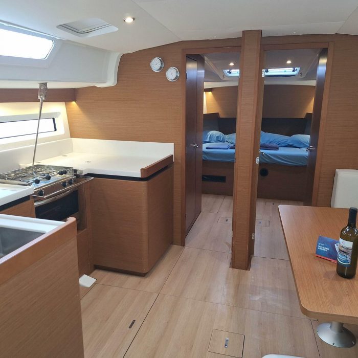 Francoise | Sun Odyssey 490 photo 5