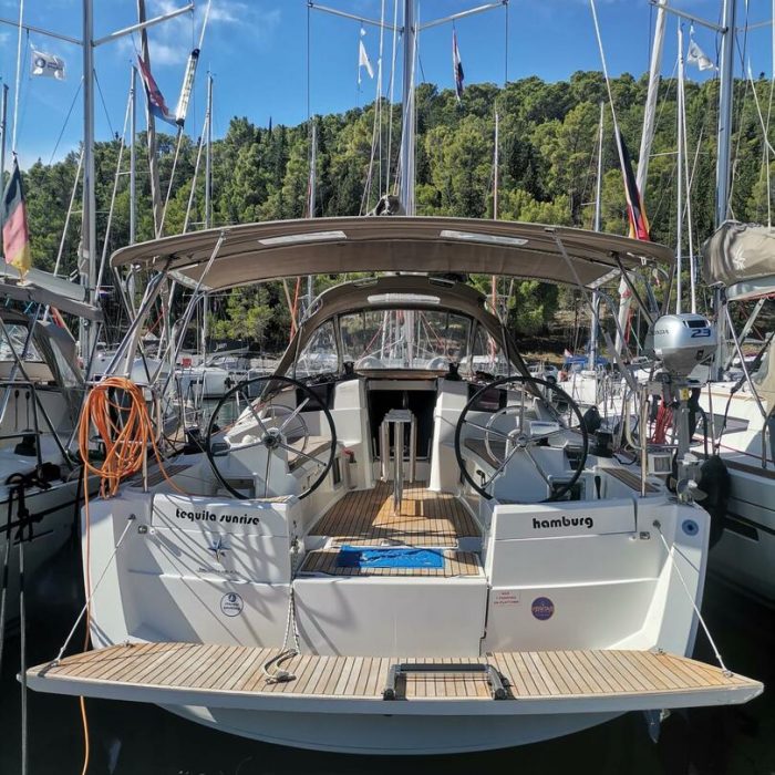 Tequila Sunrise | Sun Odyssey 389 photo 3