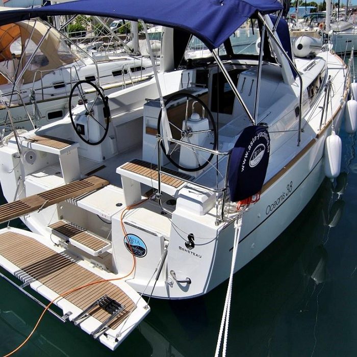 Aura | Oceanis 38.1 photo 3