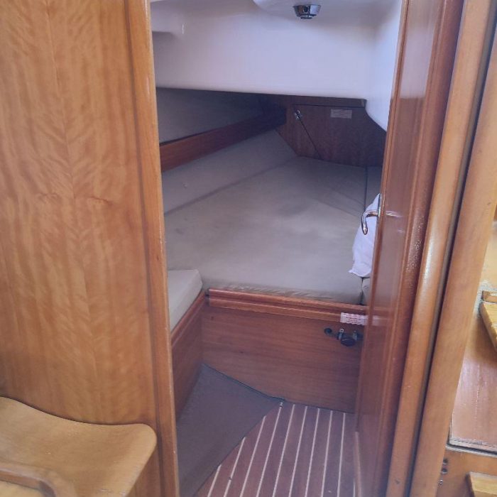 Big Blue Horizon | Bavaria 37 Cruiser photo 8