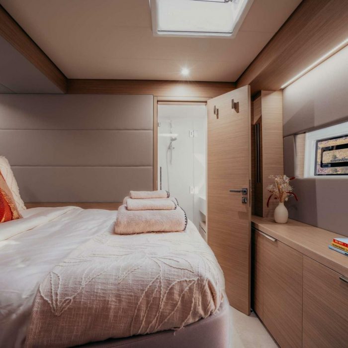 Almosta Road | Lagoon 55 photo 9