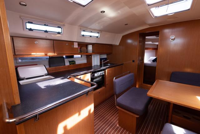 Cloe | Bavaria 45 photo 8