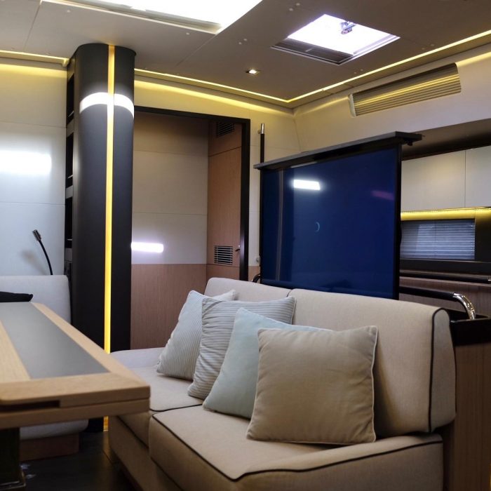 Premium + | Oceanis Yacht 62 photo 19