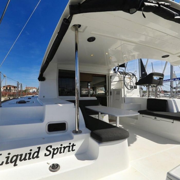 Liquid Spirit | Lagoon 40 photo 5