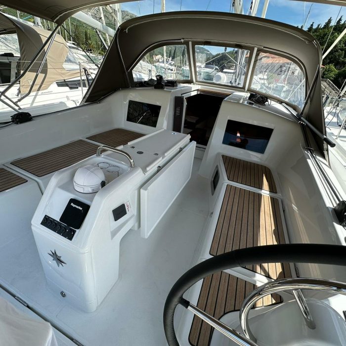 Bobo | Sun Odyssey 410 photo 1
