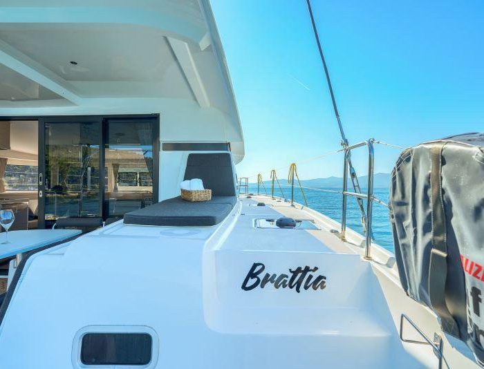Brattia | Lagoon 42 photo 8