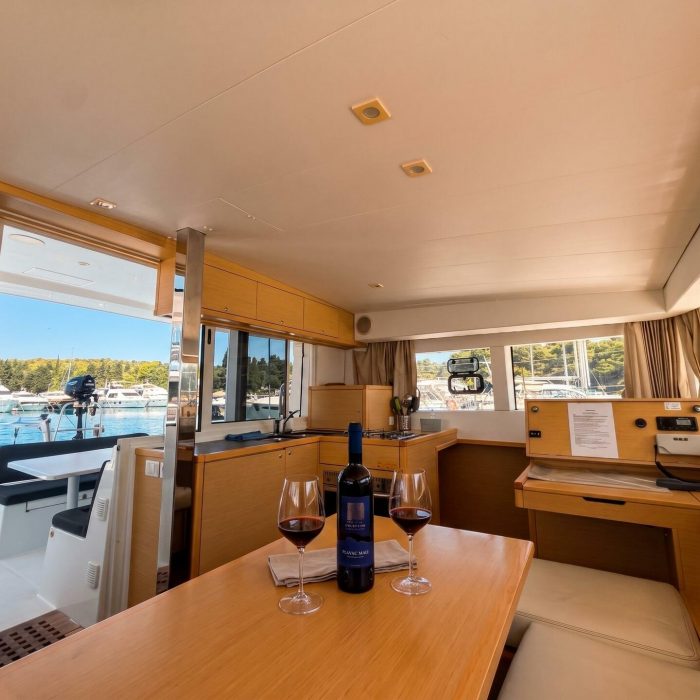 Nirvana | Lagoon 39 photo 50