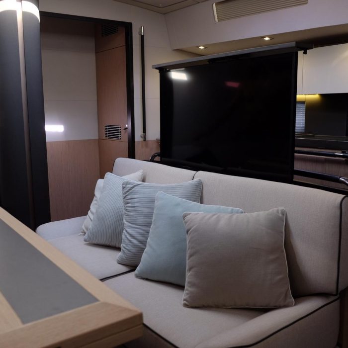 Premium + | Oceanis Yacht 62 photo 23
