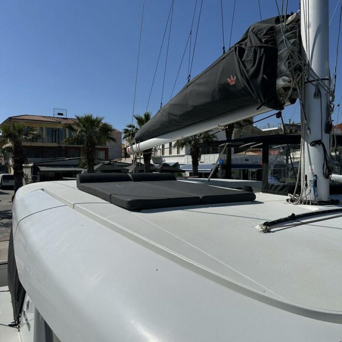 Magellan | Lagoon 42 photo 5