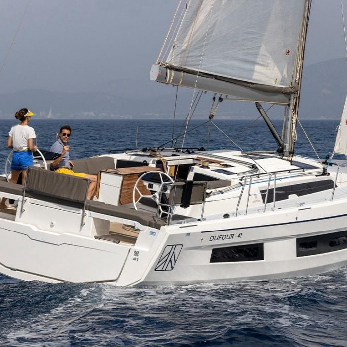 Madona | Dufour 41 photo 3