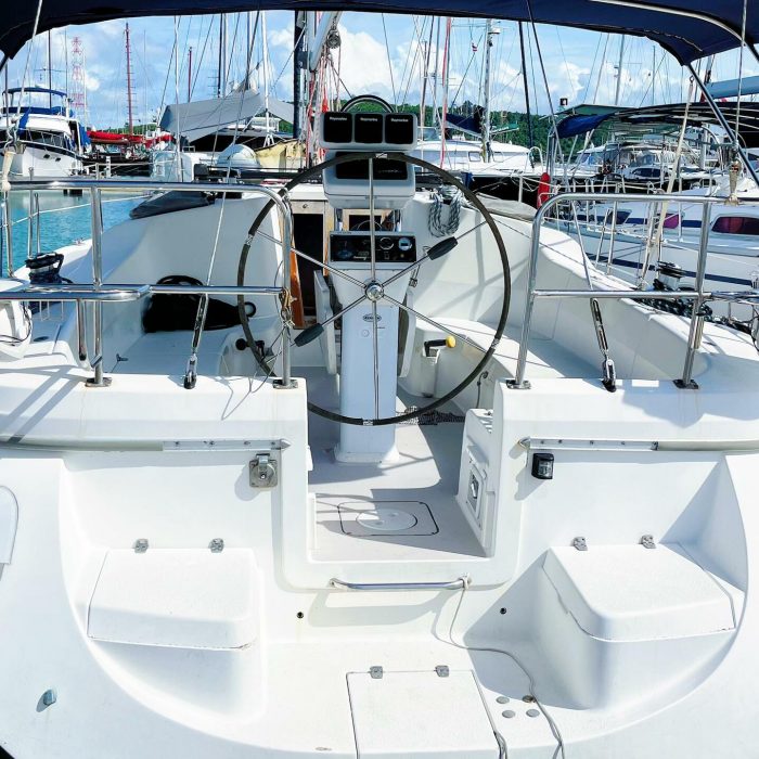 Vag Alame | catalina 375 photo 3